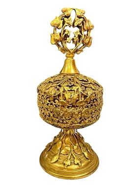 Antique Apollo Gold Ormolu
Filigree Perfume Bottle & Dauber
